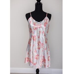 Morgan Taylor Intimates Size Medium Floral Slip Dress